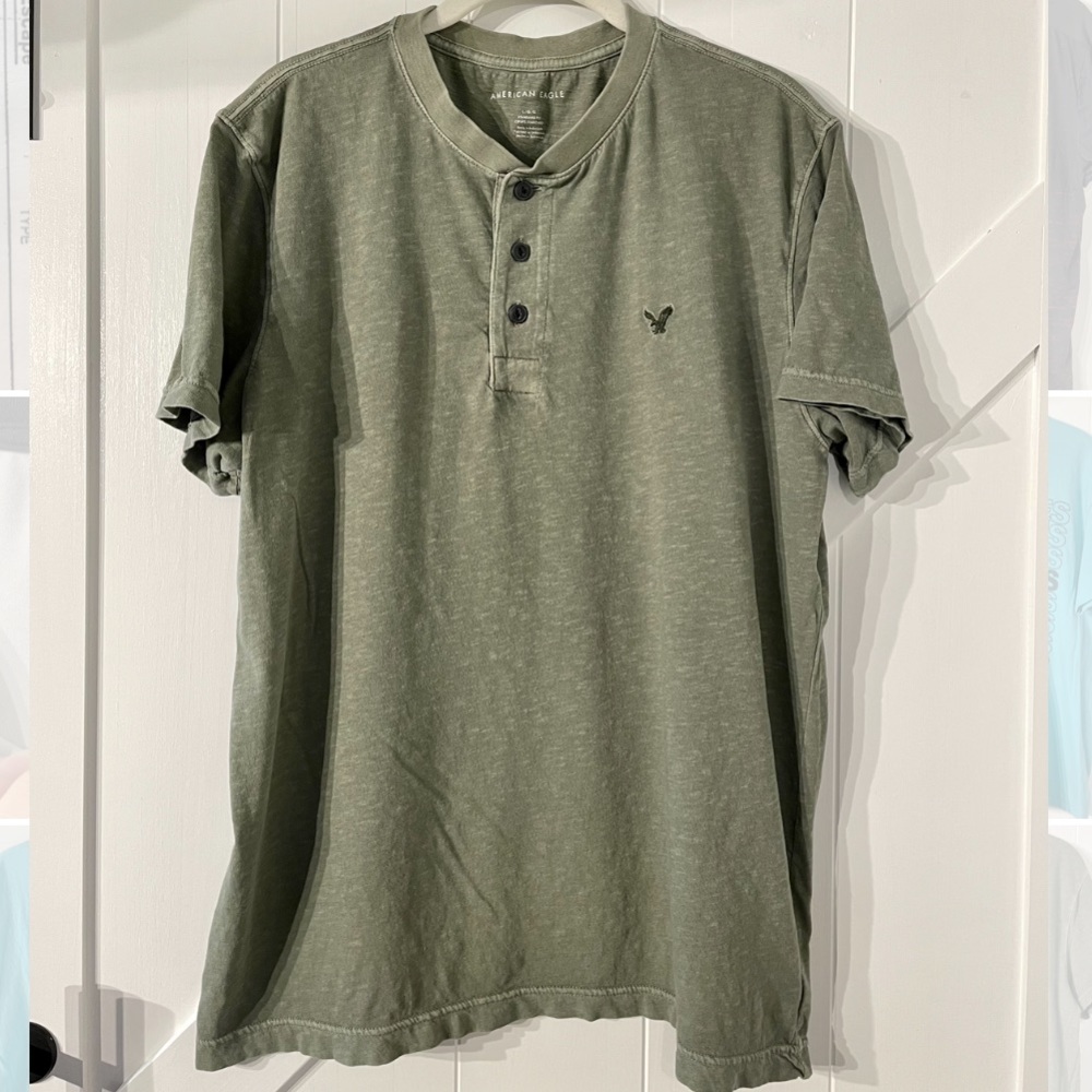 American Eagle Men’s Henley